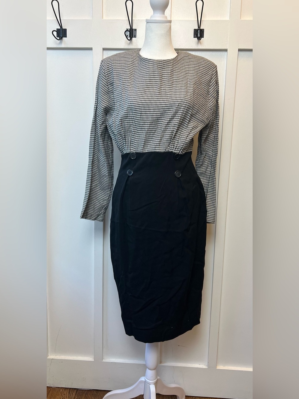 Vintage 80s Women's 9/10 (Fits Size 8) Black White Dress Bodycon Retro Academia